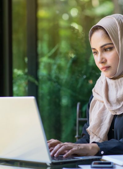 freelancer female starting her online business on her laptop